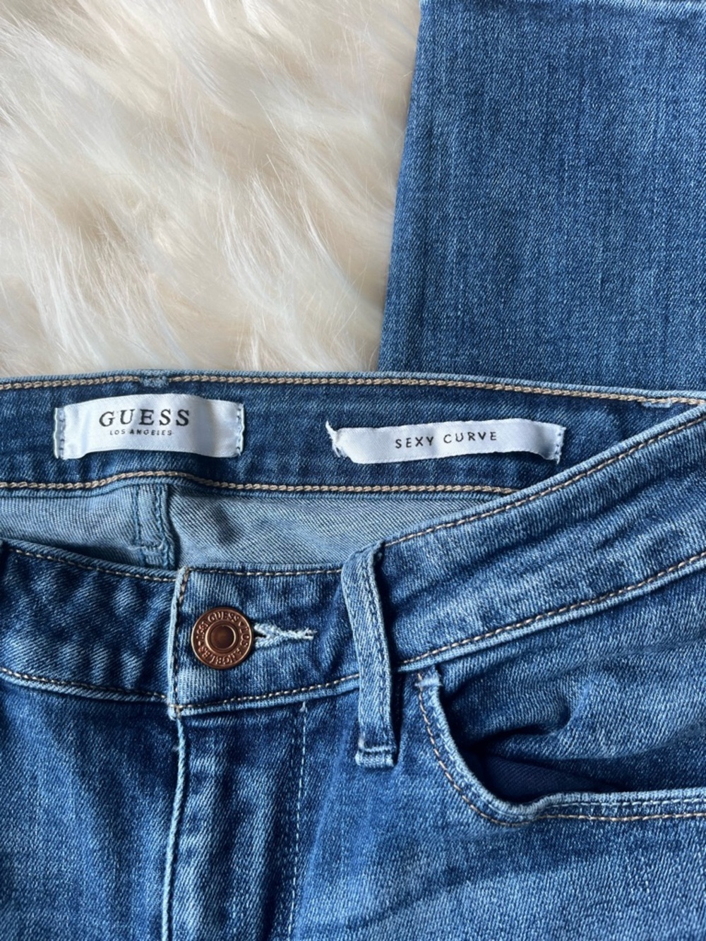 Guess Sexy Curve Jeans Women's 26x28 Mid Rise Skinny Medium Wash - Picture 4 of 5